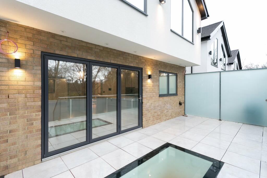 Additional image 33 of Mistletoe Mews, St. Albans, Hertfordshire, AL3