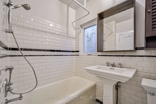 Additional image 11 of 66 Lawrence Ave