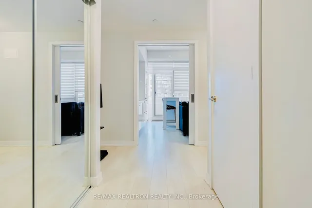 Additional image 6 of 2221 Yonge St Unit 2911