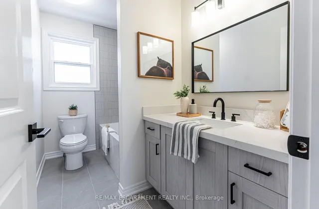 Additional image 18 of 29 Featherwood Cres