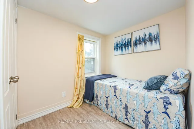 Additional image 33 of 23 Myrtle Ave