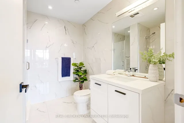 Additional image 13 of 608 Richmond St Unit 717