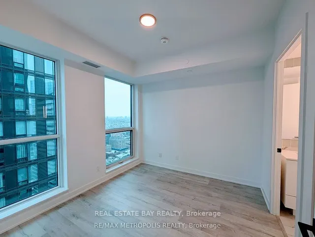 Additional image 18 of 327 King St Unit 4104