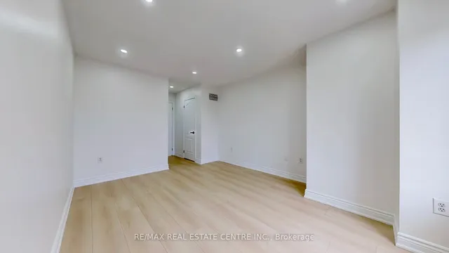 Additional image 18 of 51 Denison Ave