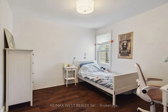 Additional image 12 of 68 Hastings Ave