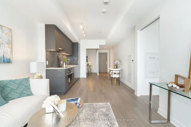 Additional image 16 of 161 Roehampton Ave Unit 1913