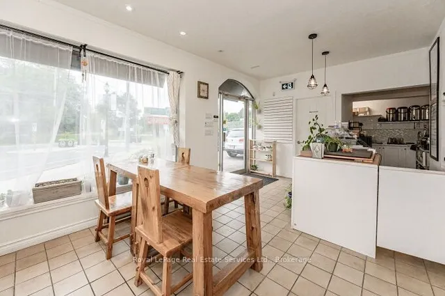 Additional image 28 of 925 King St