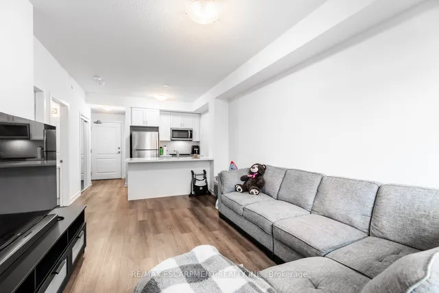 Additional image 17 of 470 Dundas St Unit 214