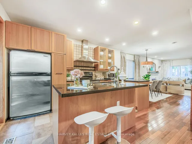 Additional image 14 of 2053 Gerrard St