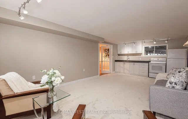 Additional image 26 of 44 Regentview Dr