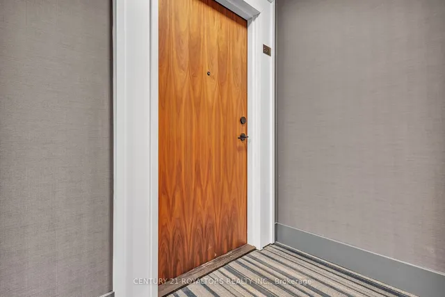 Additional image 8 of 10 Lagerfeld Dr