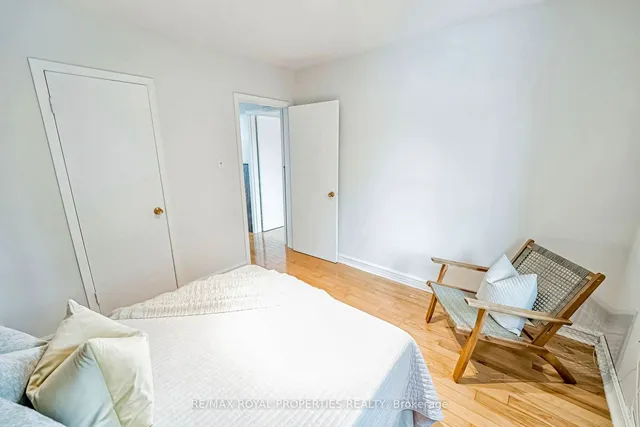 Additional image 22 of 18 Shoreview Dr