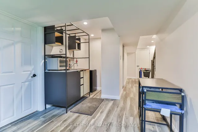 Additional image 33 of 2 Desantis Crt