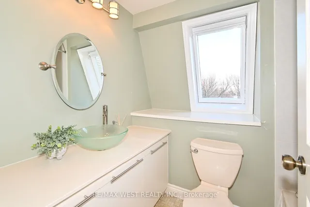 Additional image 6 of 45 Birchmount Rd Unit 10