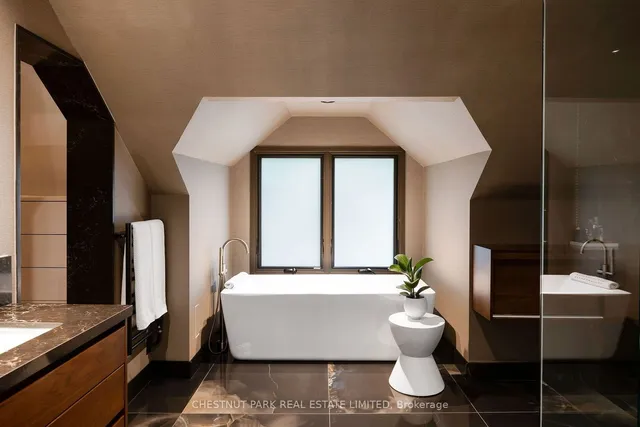 Additional image 24 of 19 Woodlawn Ave