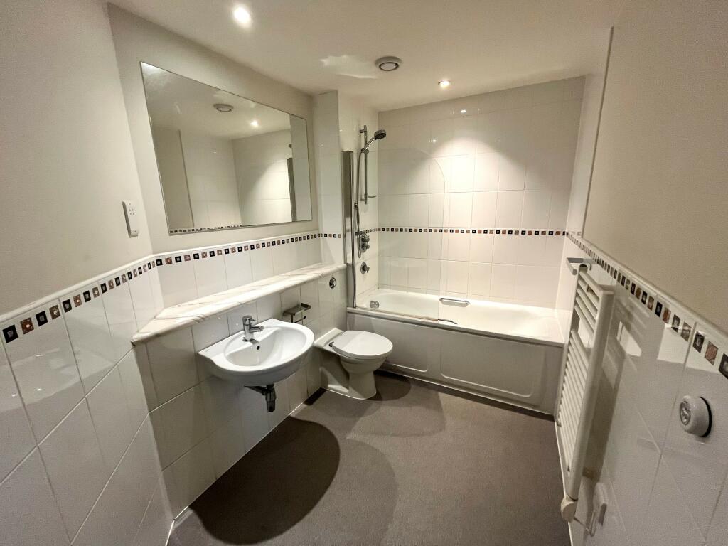 Additional image 5 of Quartz