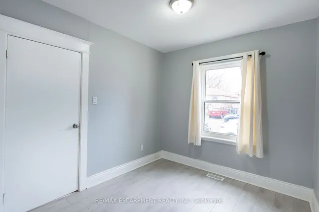 Additional image 10 of 289 Roxborough Ave