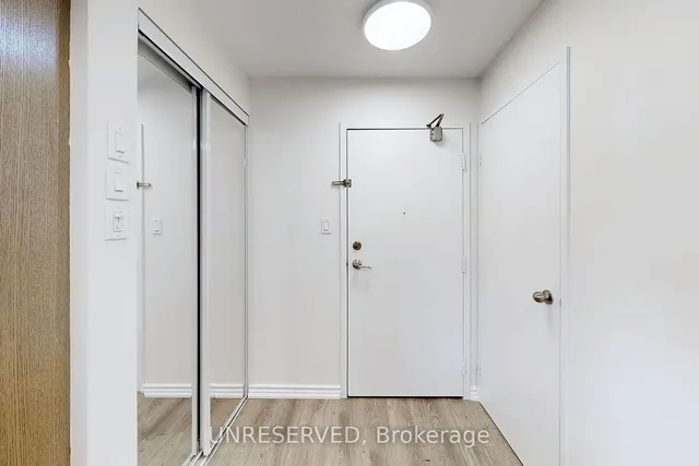 Additional image 11 of 633 Bay St Unit 1711