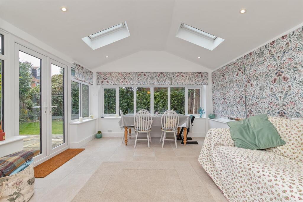 Additional image 7 of Longacres, St Albans, Hers