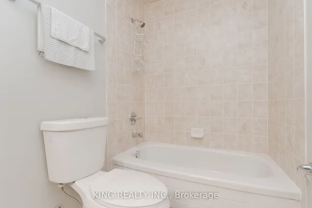 Additional image 30 of 54 COACHLIGHT Cres