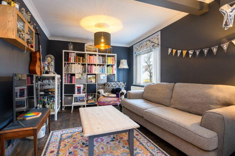 Additional image 18 of Holt