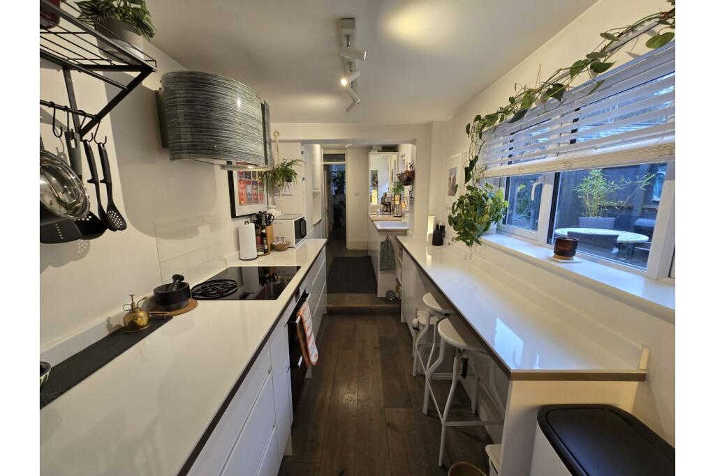 Additional image 4 of Southdown Road, Harpenden, AL5