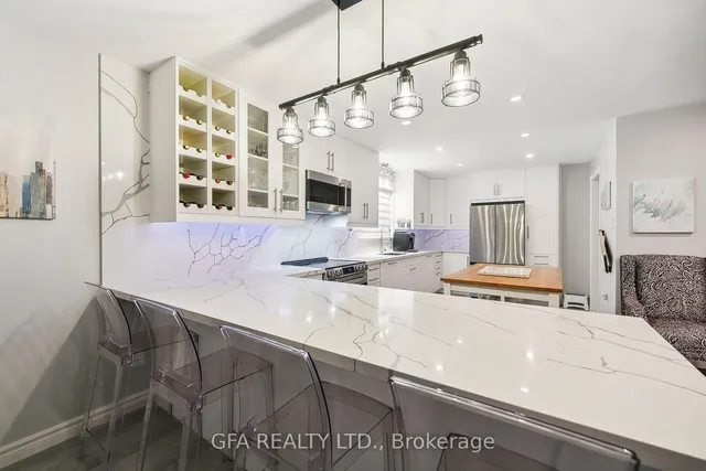 Additional image 7 of 8 Laurendale Ave