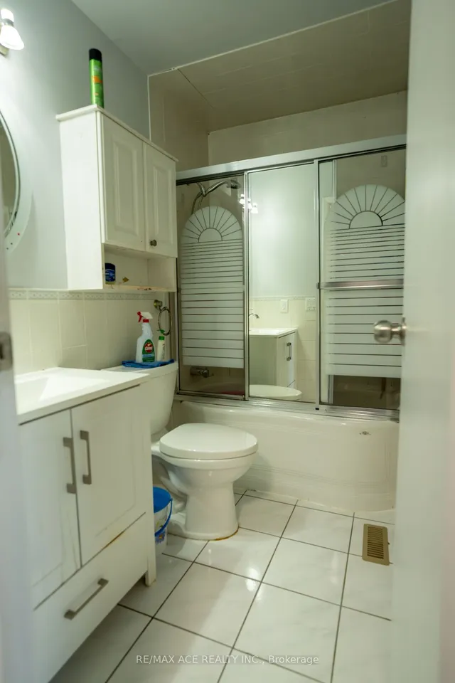 Additional image 29 of 47 John Stoner Dr