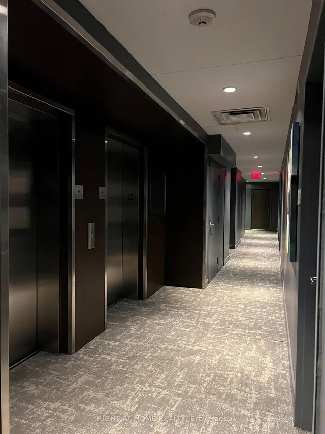 Additional image 6 of 625 Queen St Unit 607