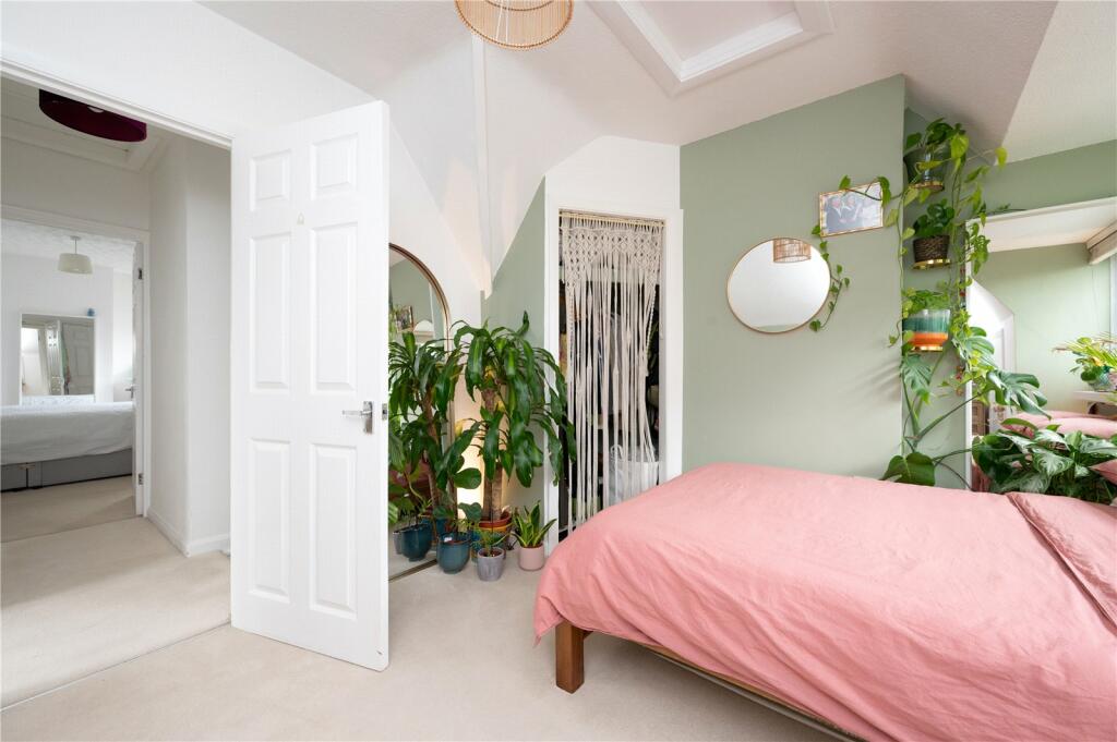 Additional image 9 of South Close, St. Albans, Hertfordshire