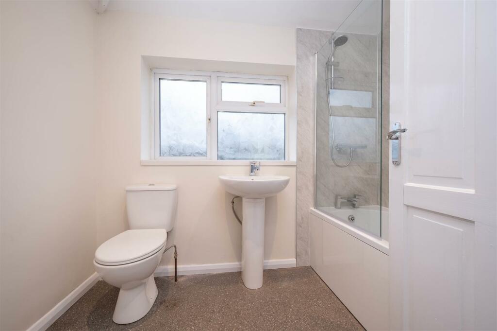 Additional image 14 of Meadow Road, Henley-In-Arden