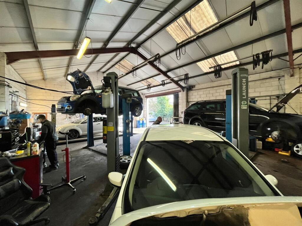 Additional image 8 of A REPUTABLE PROVIDER OF CAR MOTS, REPAIRS AND SERVICING, West Wilts Trading Estate, Wiltshire