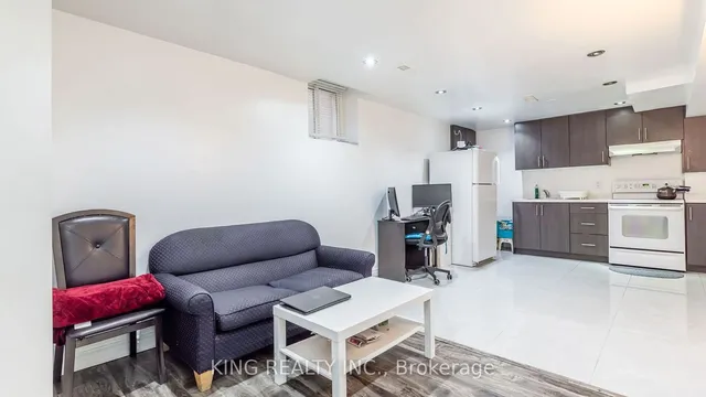 Additional image 35 of 8 Hummingbird Crt