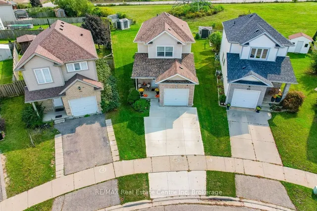 Additional image 37 of 128 Henhoeffer Cres