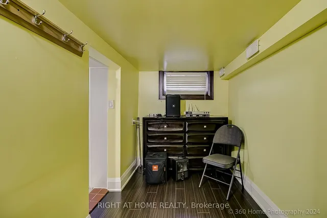 Additional image 32 of 38 Whitbread Cres