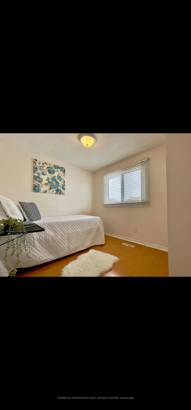 Additional image 9 of 8 Maraboo Crt