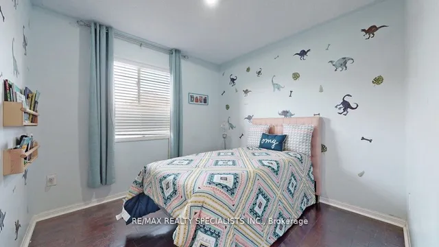 Additional image 22 of 13 Degrassi Cove Circ