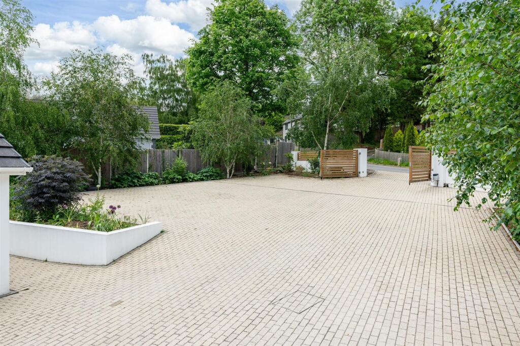 Additional image 27 of The Avenue, Welwyn