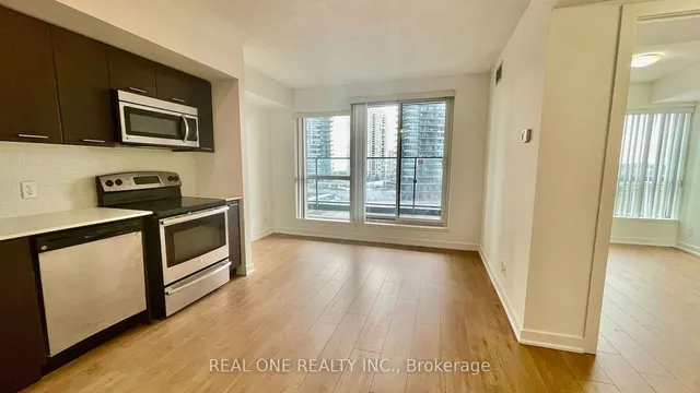 Additional image 4 of 2220 Lakeshore Blvd Unit 809