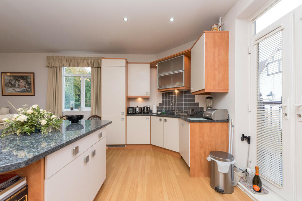 Additional image 6 of Apartment 11, Warwick House, Cheltenham Mews, Sutton Coldfield, B74 2UQ