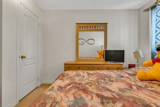 Additional image 3 of 8 Lampman Dr