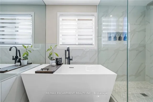 Additional image 23 of 8 Orr Cres