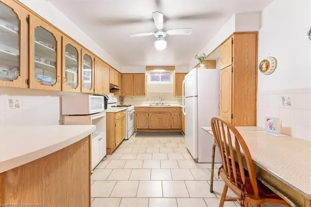 Additional image 34 of 17 Colgate Crt