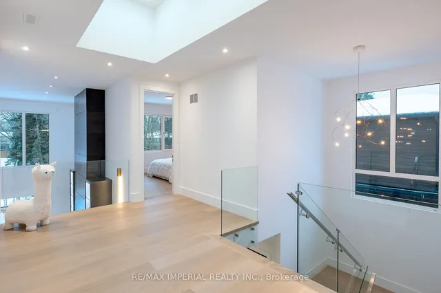 Additional image 26 of 2108 Devon Rd