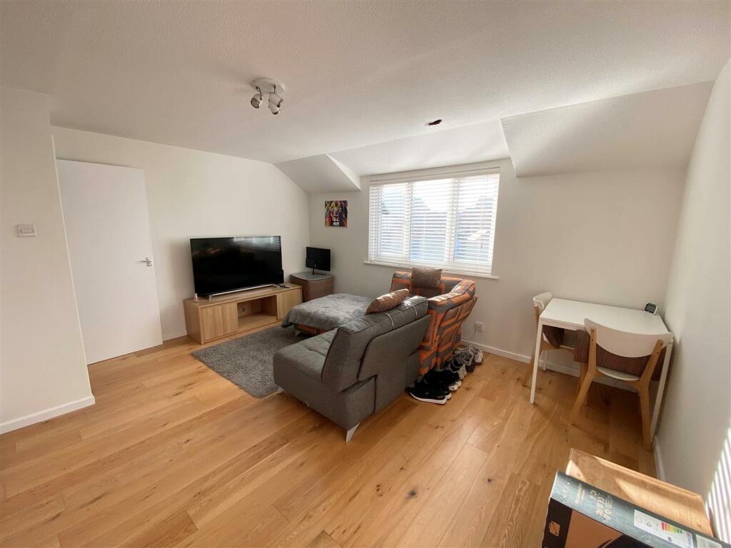 Additional image 10 of 27  Nash Close