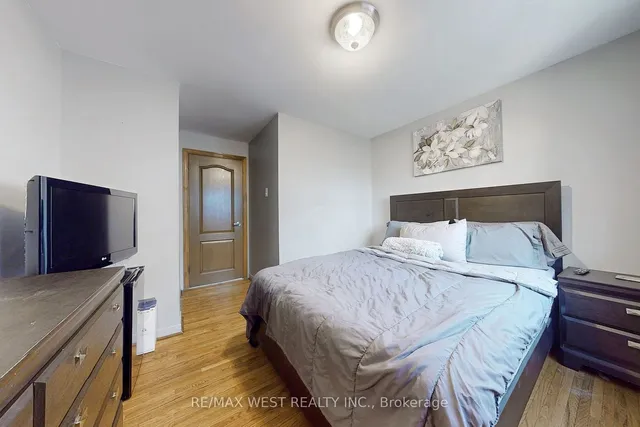 Additional image 37 of 78 Primula Cres