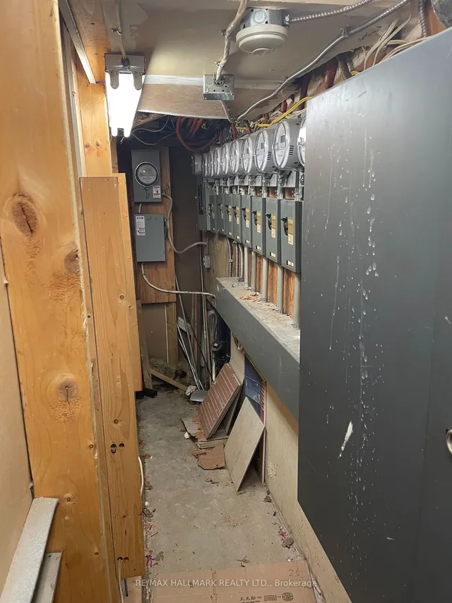 Additional image 38 of 177 Carlton St