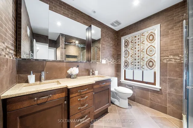 Additional image 29 of 11 Tudor Gate