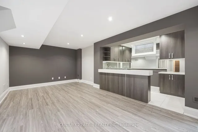 Additional image 36 of 141 Connaught Ave