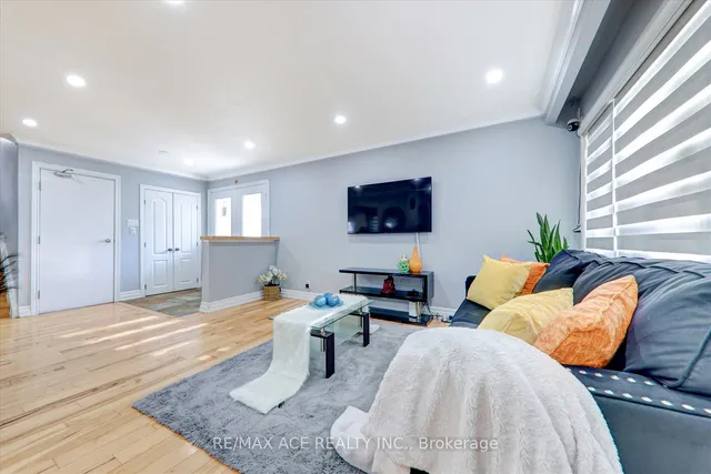 Additional image 6 of 121 Cultra Sq